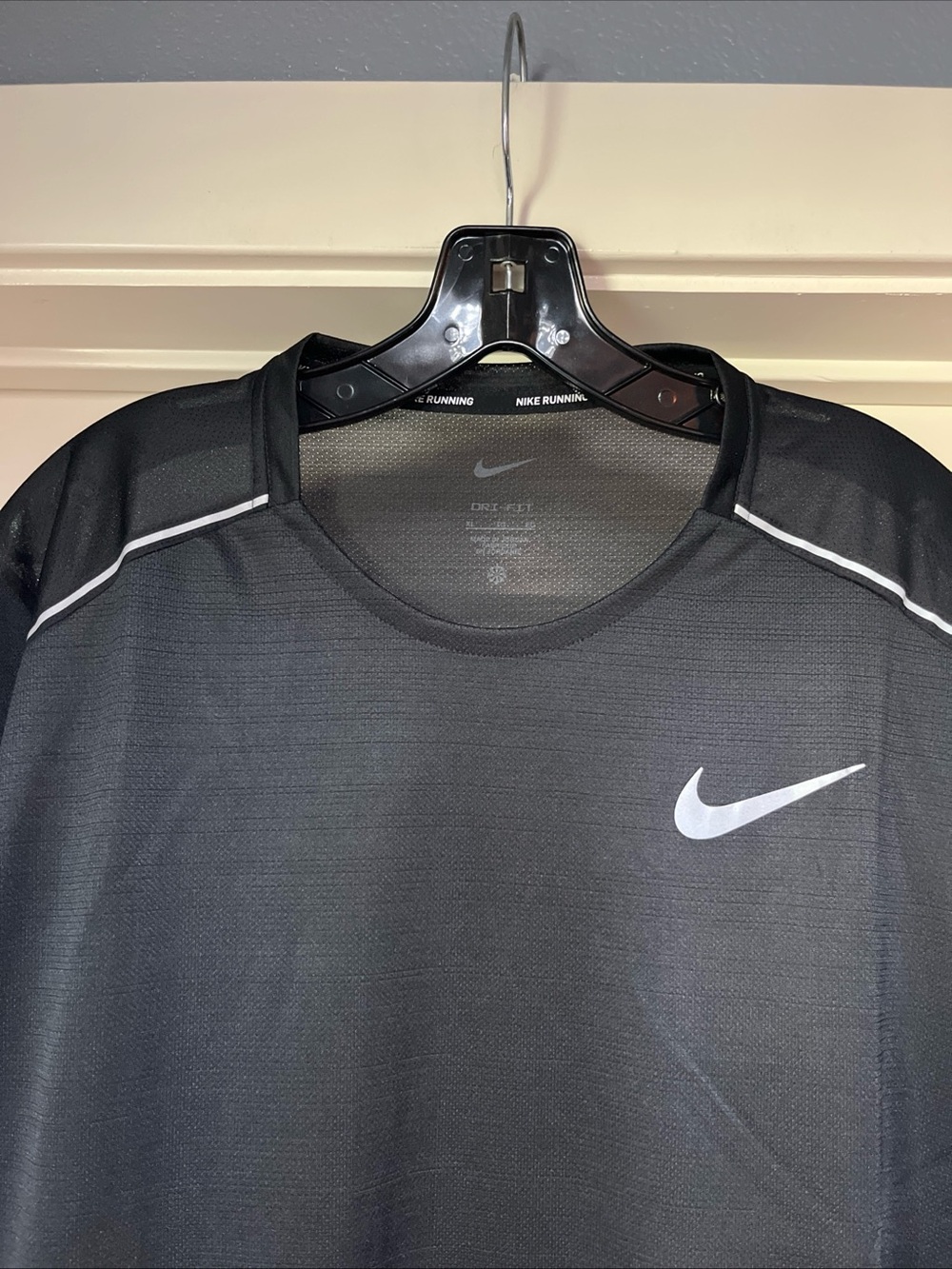 Mens XL Nike Dri-FIT Miler Running Short Sleeve Shirt Black Mesh New AJ7565-010 - Picture 6 of 14